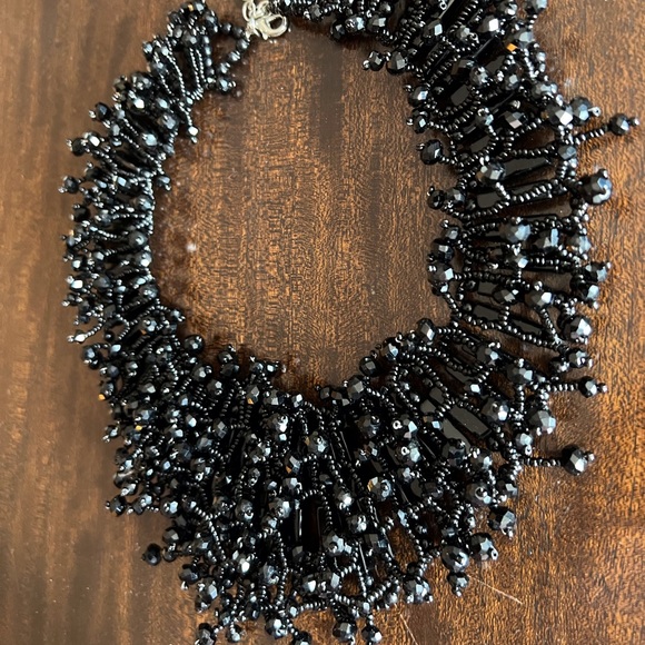 Stunning black statement necklace - Picture 2 of 4